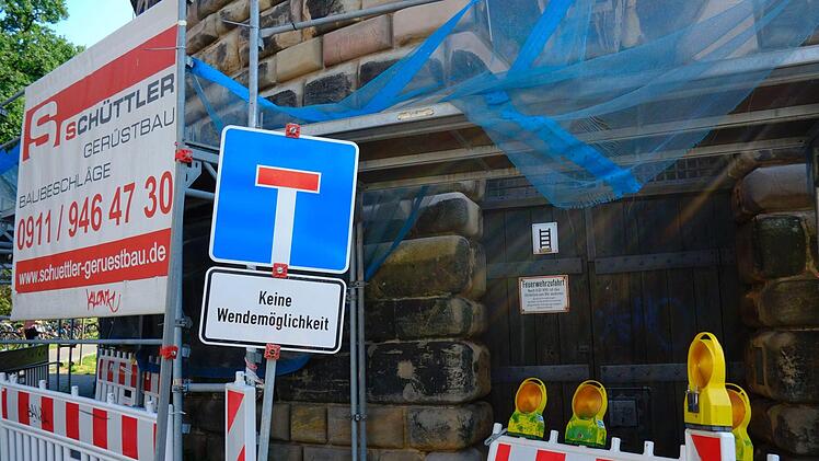 Der Laufer Torturm in Nürnberg ist seit acht Jahren gegen herabfallende Steine gesichert. Foto: Nikolas Pelke