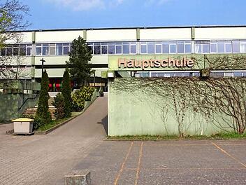 Den "Charme" des Zweckbaues von außen werden die nun beschlossenen Arbeiten nicht wesentlich aufpeppen, aber der Brandschutz wird wesentlich verbesser.Foto: Ralf Kestel