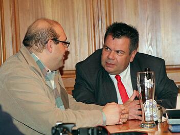 Ulvi Kulac (links) mit Anwalt Thomas Saschenbrecker Foto: Jochen Nützel