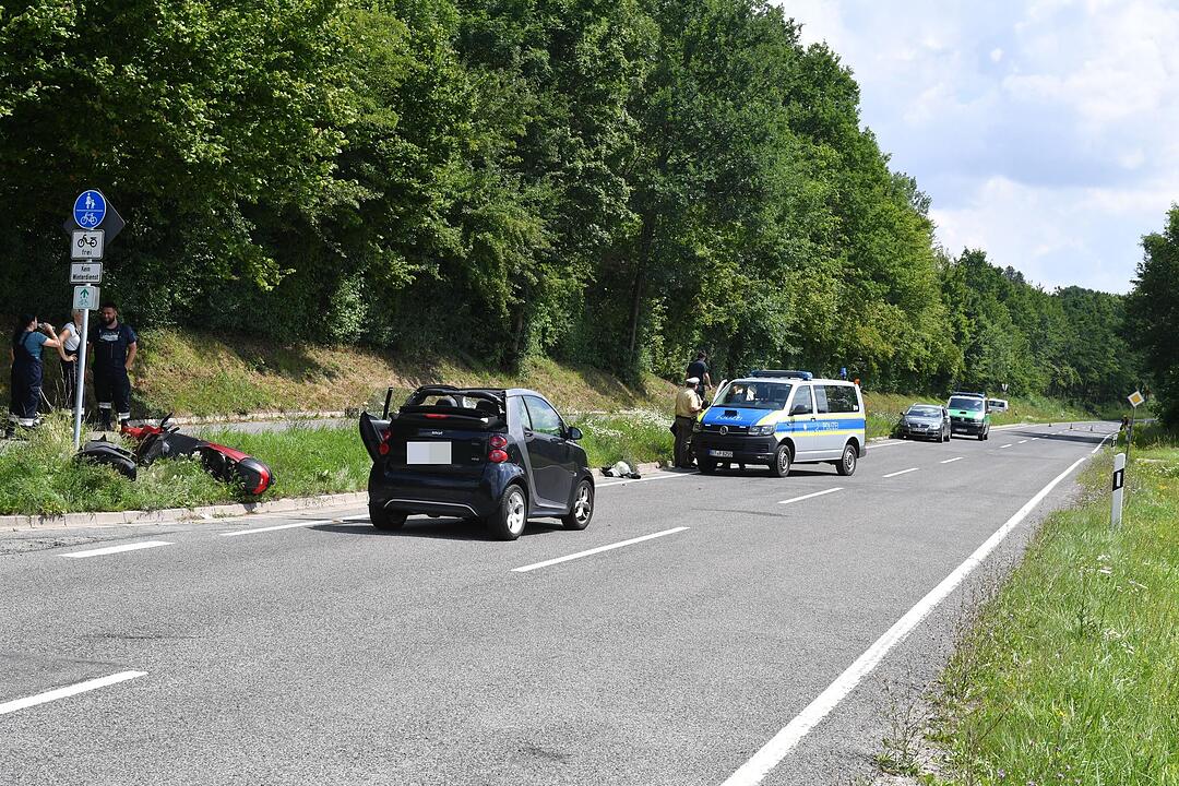 Unfall bei Dörfleins: 77-jähriger Rollerfahrer stirbt