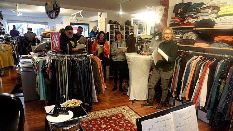 Eindrücke vom Adventssingen    Foto: Richard Sänger