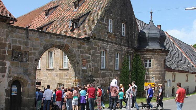 ...und dem Tor zum Schlosshof.Fotos: Ralf Kestel