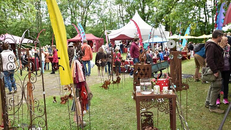 Zahlreiche Gestaltungselemente für den Garten bereicherten die Messe.