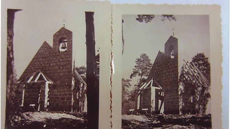 Das Foto zeigt den fast fertigen Rohbau der Kapelle. Repro: Ludwig Deschner