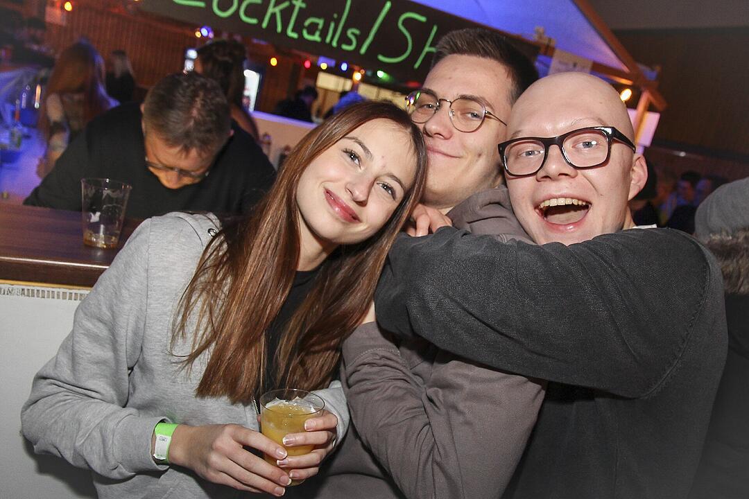 Mit vielen Party-Songs der 80er & 90er und Rock-Pop Klassikern