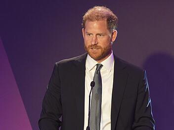 Bei einem Auftritt in der "Late Show with Stephen Colbert" stie&szlig; Prinz Harry beim Publikum nicht nur auf Zustimmung.