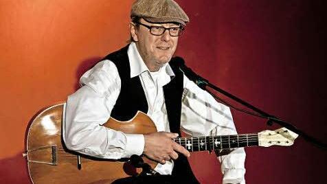 Rainer Brunn gastierte im Coburger Haus "Contakt". Foto: Jochen Berger