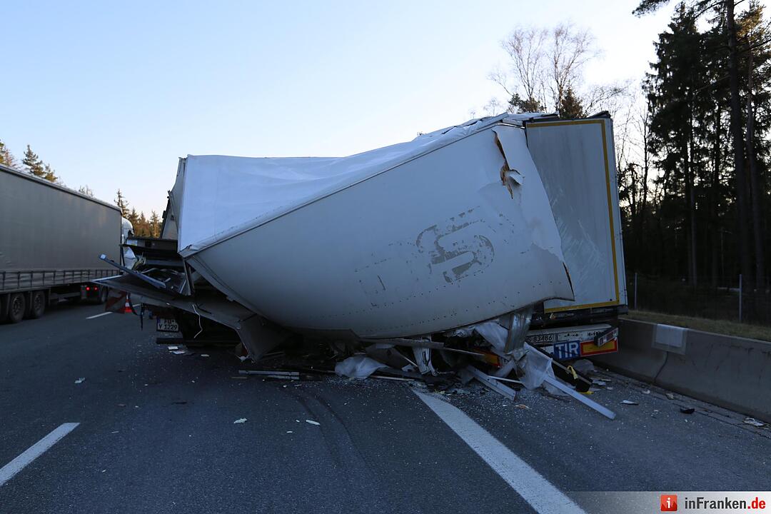 Schwerer Auffahrunfall auf der A9 bei Bayreuth
