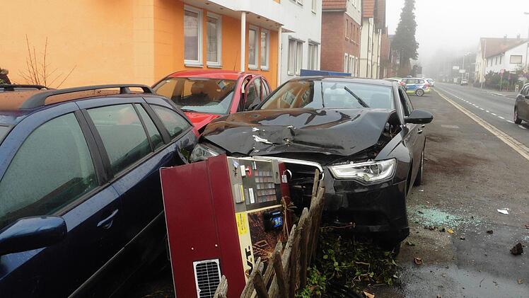 Weil er einen Krampfanfall erlitten hatte, verursachte ein  56-jähriger Autofahrer am Mittwoch einen schweren Unfall in Coburg. Foto: Polizeiinspektion Coburg
