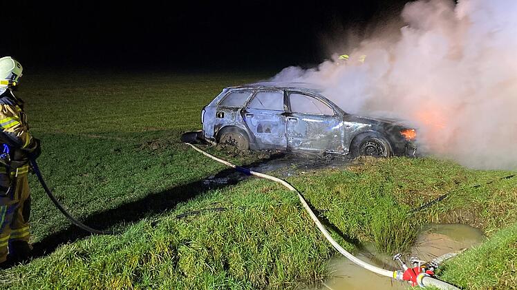 Großheirath: Jugendliche setzen nach Spritztour Auto in Brand