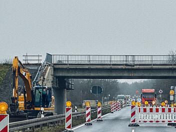 A9: Bauarbeiten sorgen für Verkehrseinschränkungen Brücke, Brückenabriss, Sperrung, Vollsperrung, Bauarbeiten, Bundesstraße