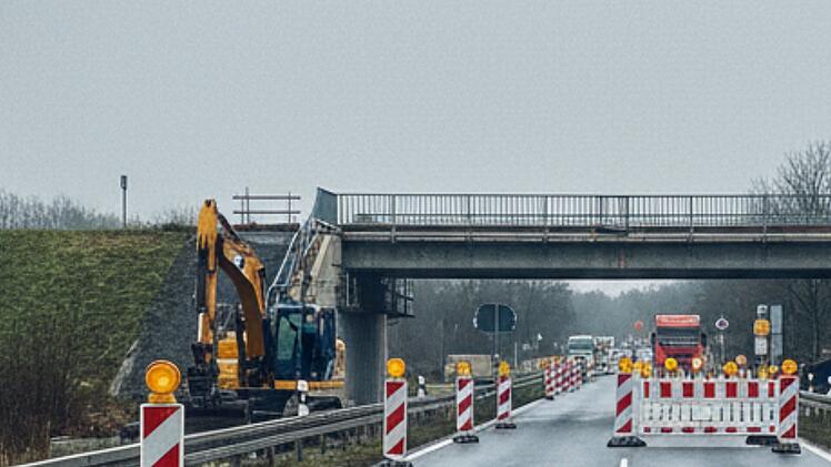 Brücke, Brückenabriss, Sperrung, Vollsperrung, Bauarbeiten, Bundesstraße