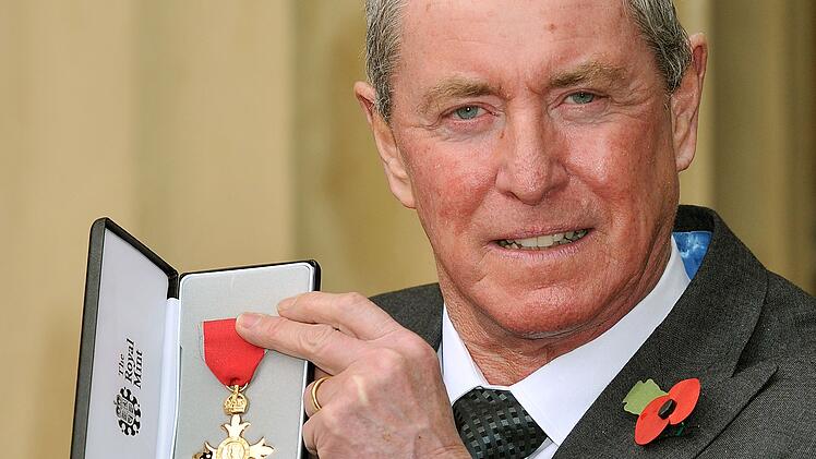2010 bekam John Nettles von Queen Elizabeth II. den Verdienstorden "Order of the British Empire" verliehen.