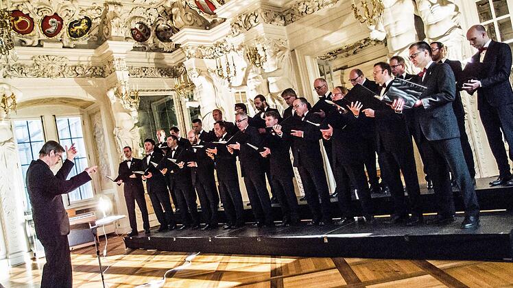 Ars Musica beim Auftritt im Coburger Riesensaal Foto: Jochen Berger