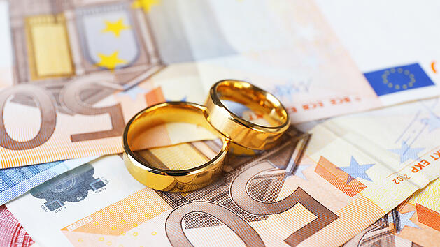 Ehegattensplitting, Ehe, Ringe, Euro, Geld, Rente, Ausgleich