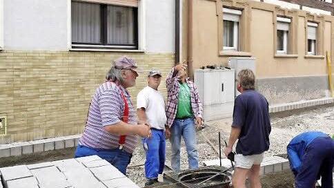 Die Pflasterarbeiten gehen bis zum Jahresende weiter.