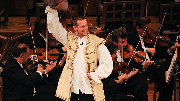 Patrick Rohbeck hat mit den renommiertesten Orchestern zusammengearbeitet.