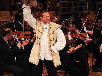Patrick Rohbeck hat mit den renommiertesten Orchestern zusammengearbeitet.