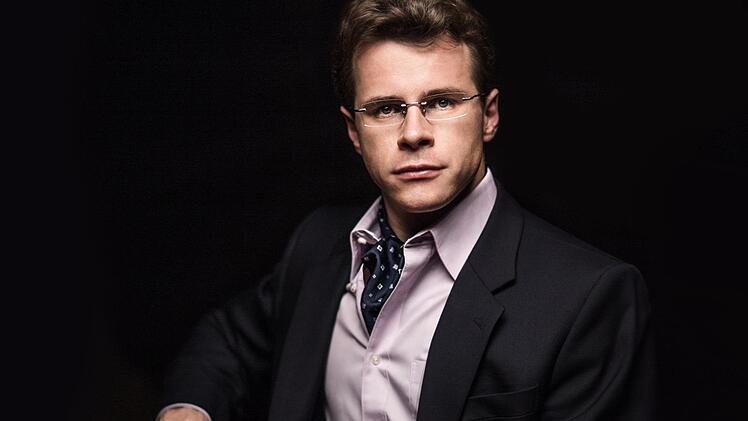 Unter der Leitung von Chefdirigent Jakub Hrusa geben die Bamberger Symphoniker am Samstag, 27. November ein Konzert im Max-Littmann-Saal.