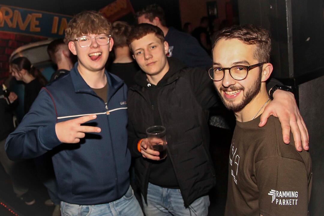 RADSPITZ live im Schwingen Nightlife