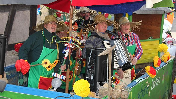 Mit eigener Musikkapelle warben die Unterpreppacher für den Tag der offenen Gartentür Ende Juni.