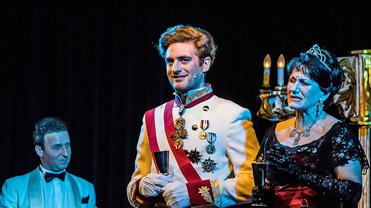 Die Aufführung des Musicals "Sissi" im Kongresshaus Rosengarten beschert dem Coburger Publikum ein Wiedersehen mit Claus J. Frankl als Darsteller und Regisseur.