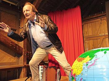 Bei Jan Burdinski gerät die Welt aus den Fugen. Foto: Birgit Kunig