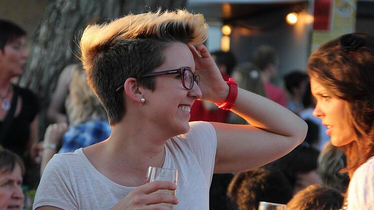 Die Frauenwelt zeigte tolle Haarschnitte ...