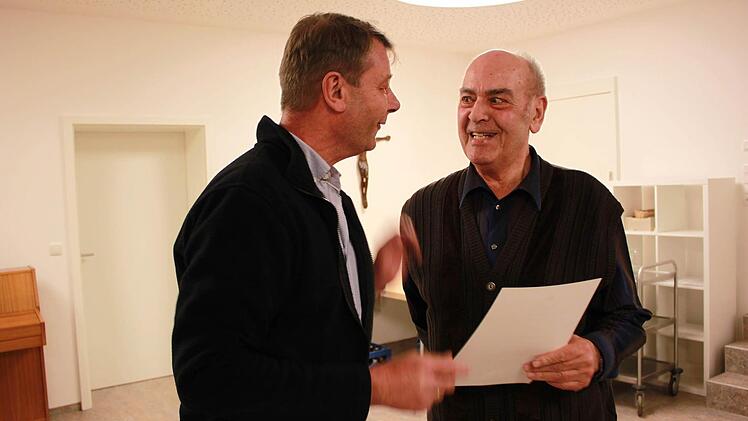 Helmut Schumacher ist eines der Urgesteine der Eberner Kolpingfamilie und freute sich besonders über seine Urkunde.