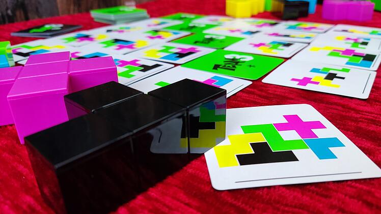 Spiele-Test Team3 grün und Team3 pink - Party-Aktionsspiel für Dreier-Mannschaften