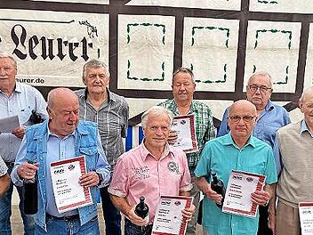 60 Jahre Mitgliedschaft: Josef Vogt, Erich Nebel, Hubert Nöth, Hubert Sitzmann, Norbert Schneider, Ludwig Knüttel, Ludwin Kolb, Dieter Nöth, Edwin Weigand, Bernhard Glück, Alwin Jopp, Friedbert Brust.