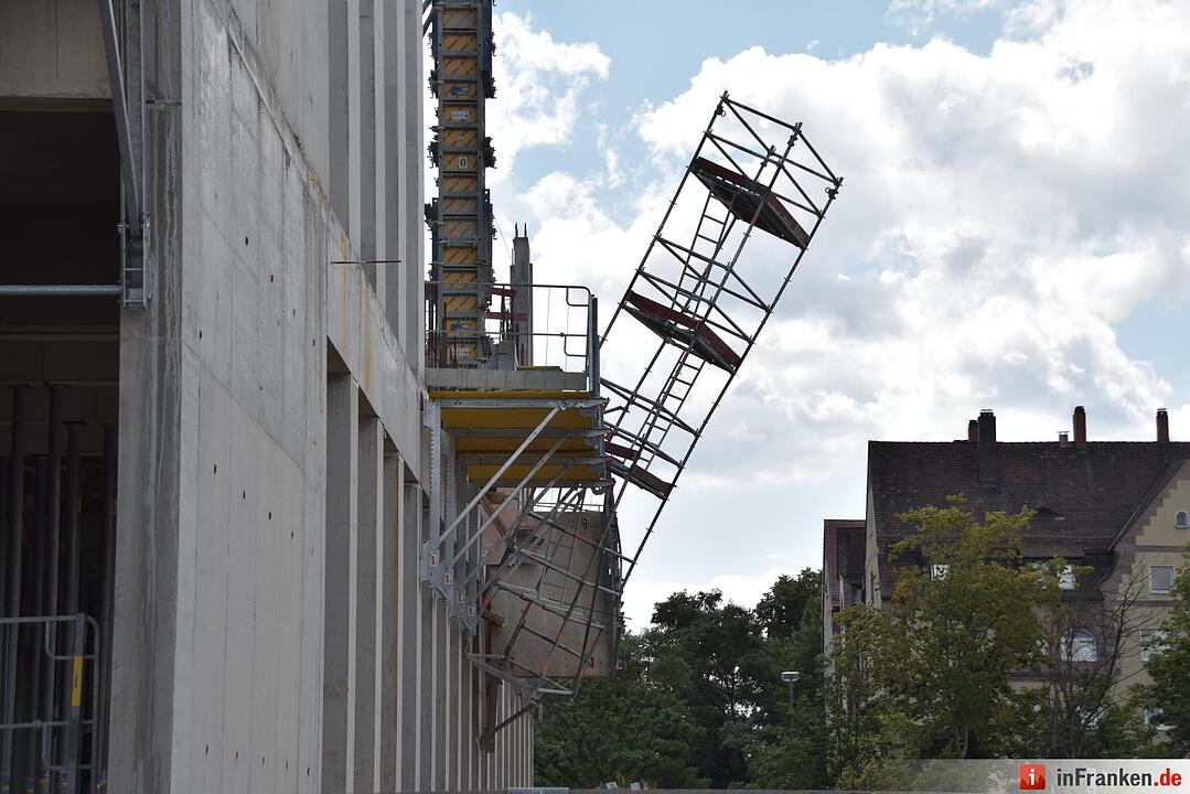 Arbeitsunfall in Nürnberg: Baugerüst stürzt ein