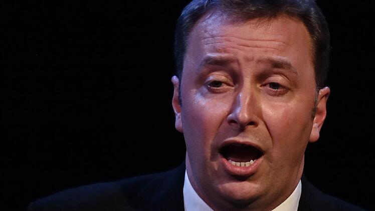 Martin Trepl gestaltete eine Liederabend in der Coburger Reithalle.Foto; Jochen Berger