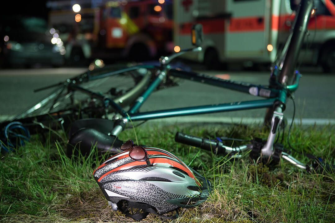 Kreis Roth: Radfahrer wird von Auto erfasst und stirbt