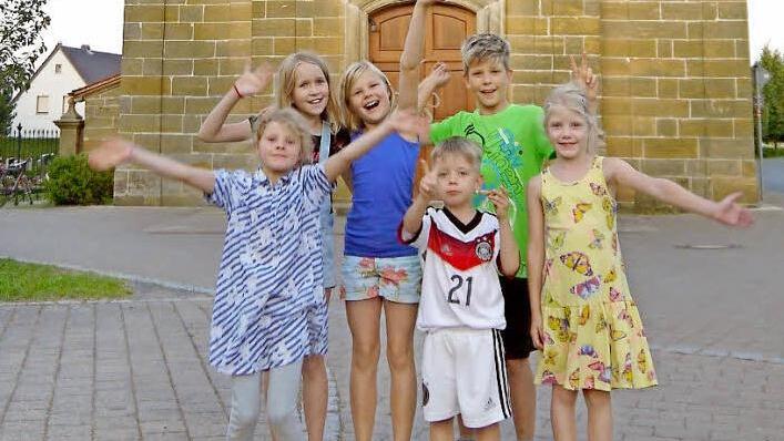 Sie freuen sich schon wieder auf den Kinderzauberabend am Samstag, 16. August, in Oberbrunn.  Foto: privat
