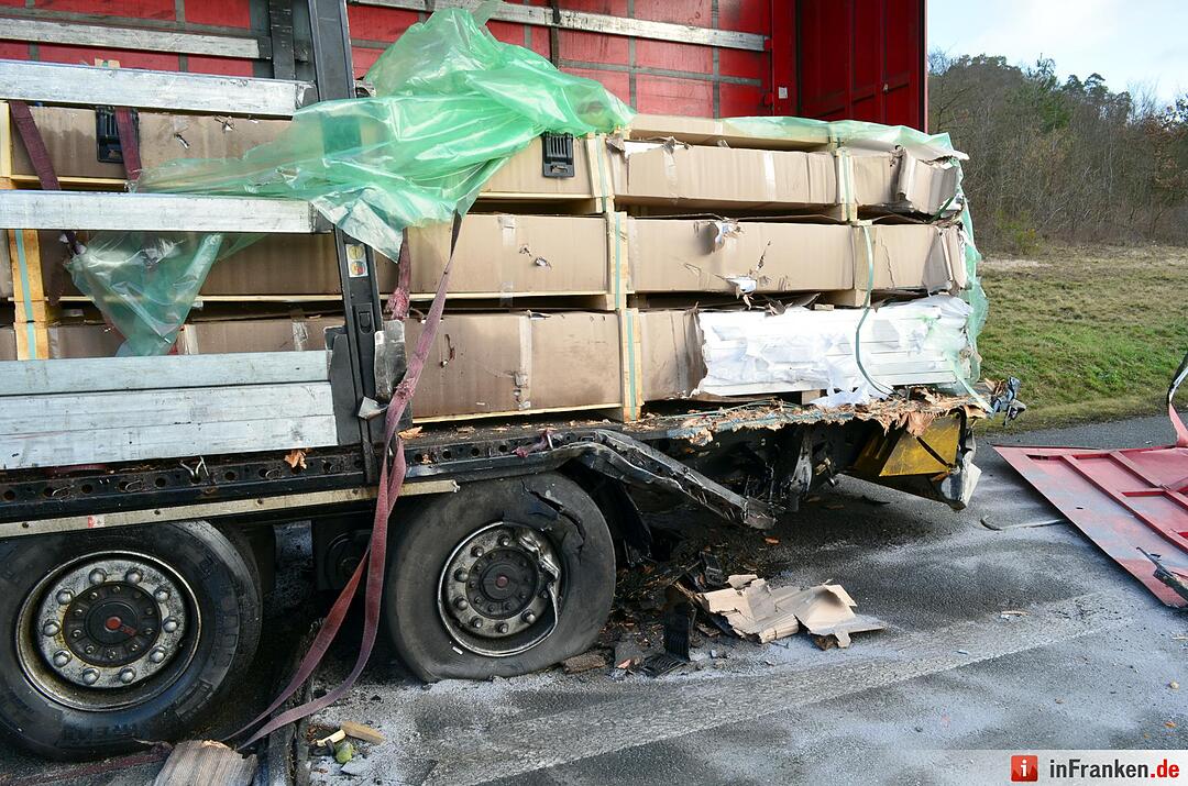 Schwerer Unfall mit Autotransporter auf A3 bei Würzburg
