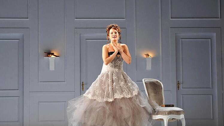 Szene aus dem "Rosenkavalier" am Landestheater Coburg.Foto: Andrea Kremper