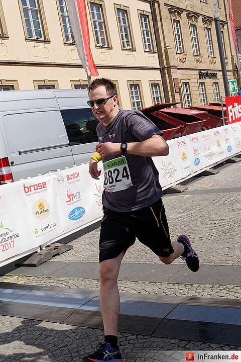 Weltkulturerbelauf 2017 in Bamberg: Der Zieleinlauf am Maxplatz