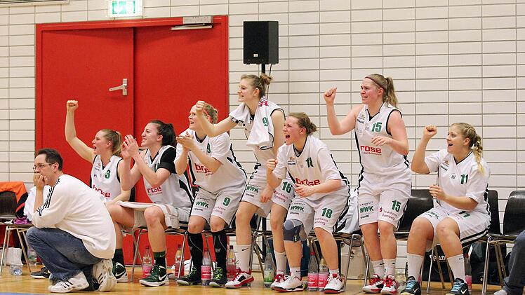 Die Bank fierbert mit.