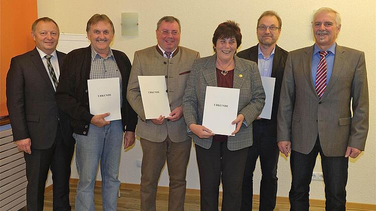 (Von links): Thomas Bold, Eugen Bock, Georg Ullrich, Brigitte Haas, Werner Kaute-Vogt und Jürgen Karle. Foto: Gerd Schaar