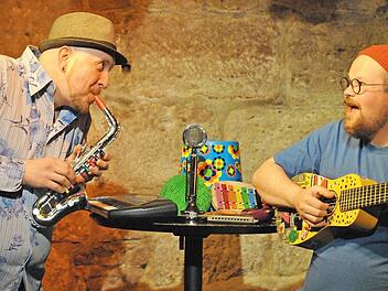 Arnd R&uuml;hlmann (links) und Michael Bauer fahren ganz auf Funny van Dannen ab. Foto: p