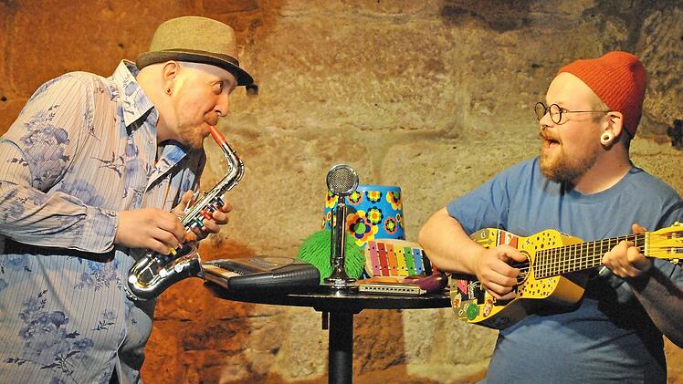 Arnd R&uuml;hlmann (links) und Michael Bauer fahren ganz auf Funny van Dannen ab. Foto: p