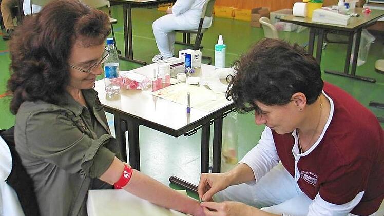 Fünf Milliliter Blut reichen für eine Typisierung zur Stammzellenspende aus. Foto: Sonja Werner