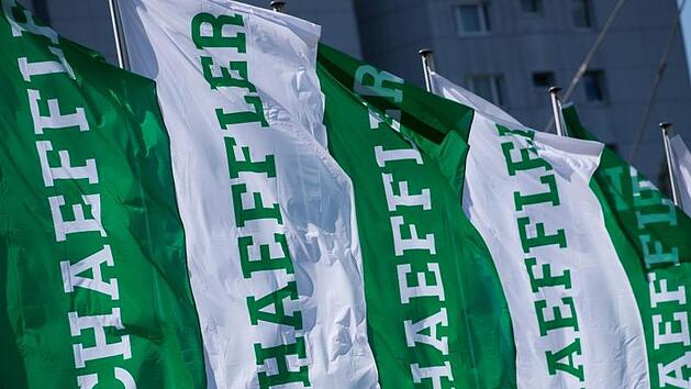 FFP2-Masken-Regel bei Schaeffler: Der Gesamtbetriebsrat protestierte, nun reagierte das Unternehmen.