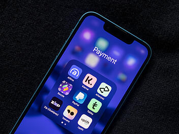PayPal Kleinkredit Mikrokredit BNPL BuyNowPayLater Ratenzahlung Zahlungsanbieter Fintech Bonit&auml;tspr&uuml;fung Zinsen Geb&uuml;hren Laufzeit K&auml;uferschutz Verbraucherschutz Regulierung Richtlinien Kreditlimit Onlinezahlung Smartphone iPhone App Portland USA Affirm Klarna Afterpay Sezzle Tabby Zip Uplift