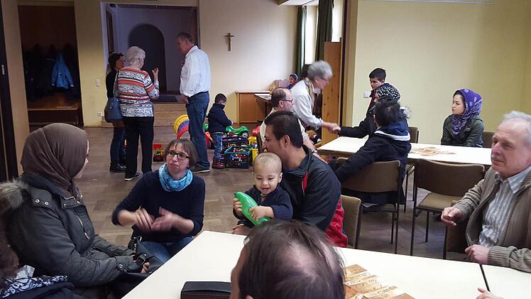 Der Nordhalbener Arbeitskreis Asyl hat die Flüchtlinge aus Nordhalben und Tschirn zum "Informationsaustausch" ins "Haus des Gastes" in Nordhalben eingeladen.  Foto: Marie-Therese Wunder