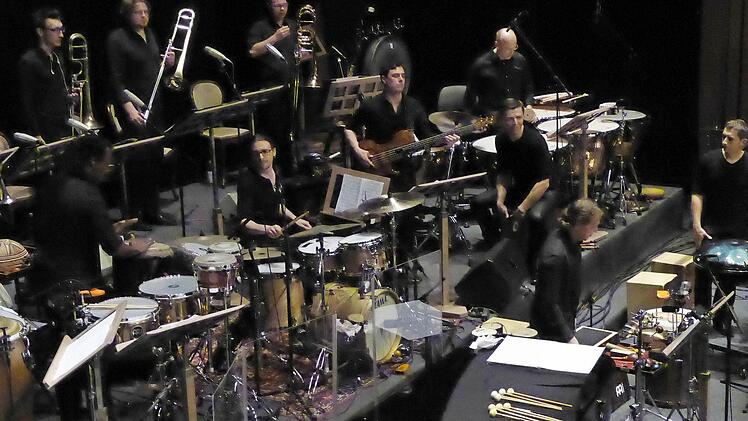 Martin Grubinger und das Percussive Planet Ensemble. Foto: Ahnert