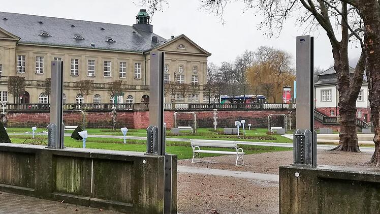 Vorerst bleiben die Durchgänge in den Rosengarten geöffnet