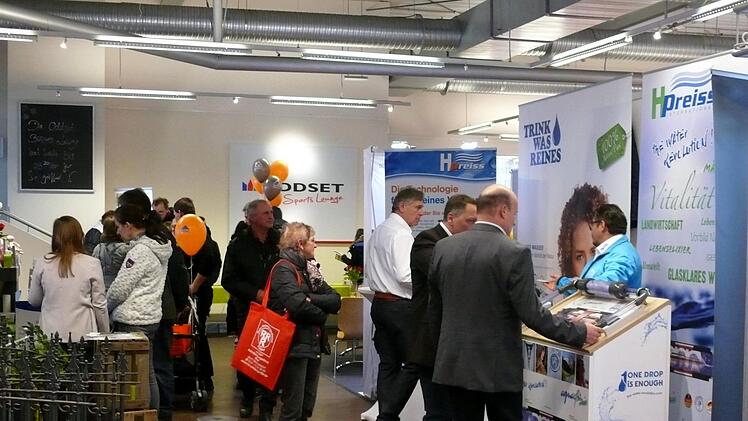 Knapp 6500  Besucher kamen am Wochenende zur Immobilienmesse Franken in die Brose-Arena. Foto: Andrea Spörlein