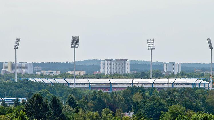 Das Nürnberger Stadion hatte seit seiner Eröffnung 1928 bereits mehrere Namen getragen, ehe es 2017 nach der FCN-Legende Max Morlock benannt wurde. Foto: Daniel Karmann/dpa